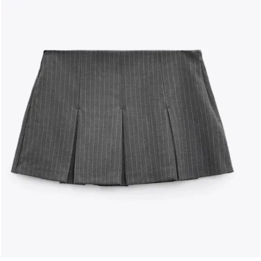 Zara Light Grey Pinstripe Pleated Skort - Blogger’s Fav